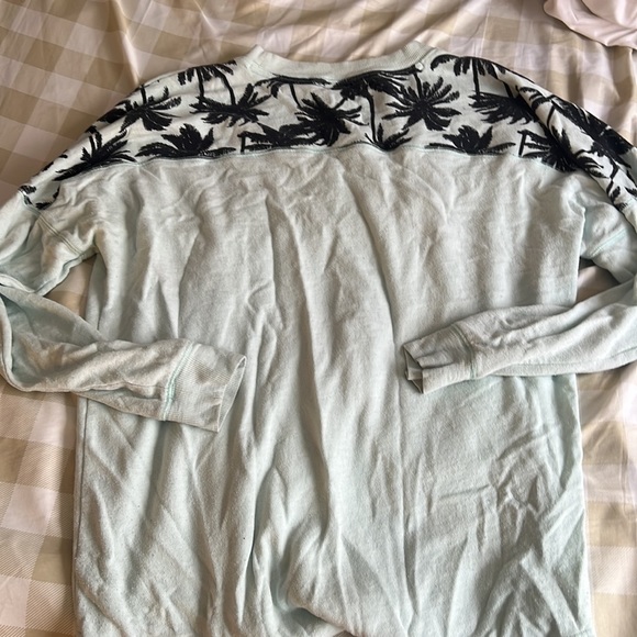 Victoria’s Secret PINK Crew Neck - Picture 3 of 3